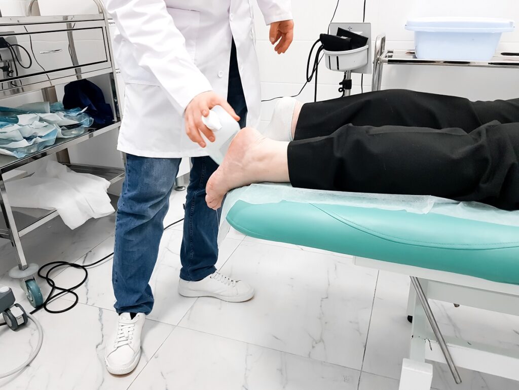 Cirurgia de Artroscopia de Tornozelo: como funciona e qual o tempo de recuperação