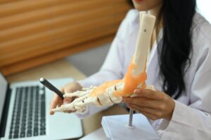Tempo de recuperação após cirurgia de ligamento do tornozelo: etapas e cuidados essenciais