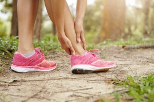 Dor no Tornozelo ao Correr: Causas e Prevenção