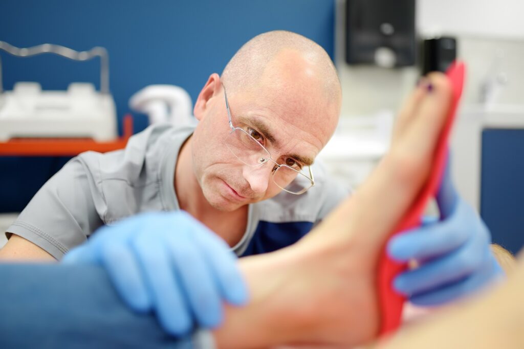 Onde fica o tornozelo no corpo humano?