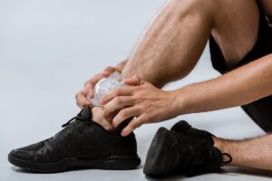 Tornozelo Inchado Após Exercício Físico: É Normal?